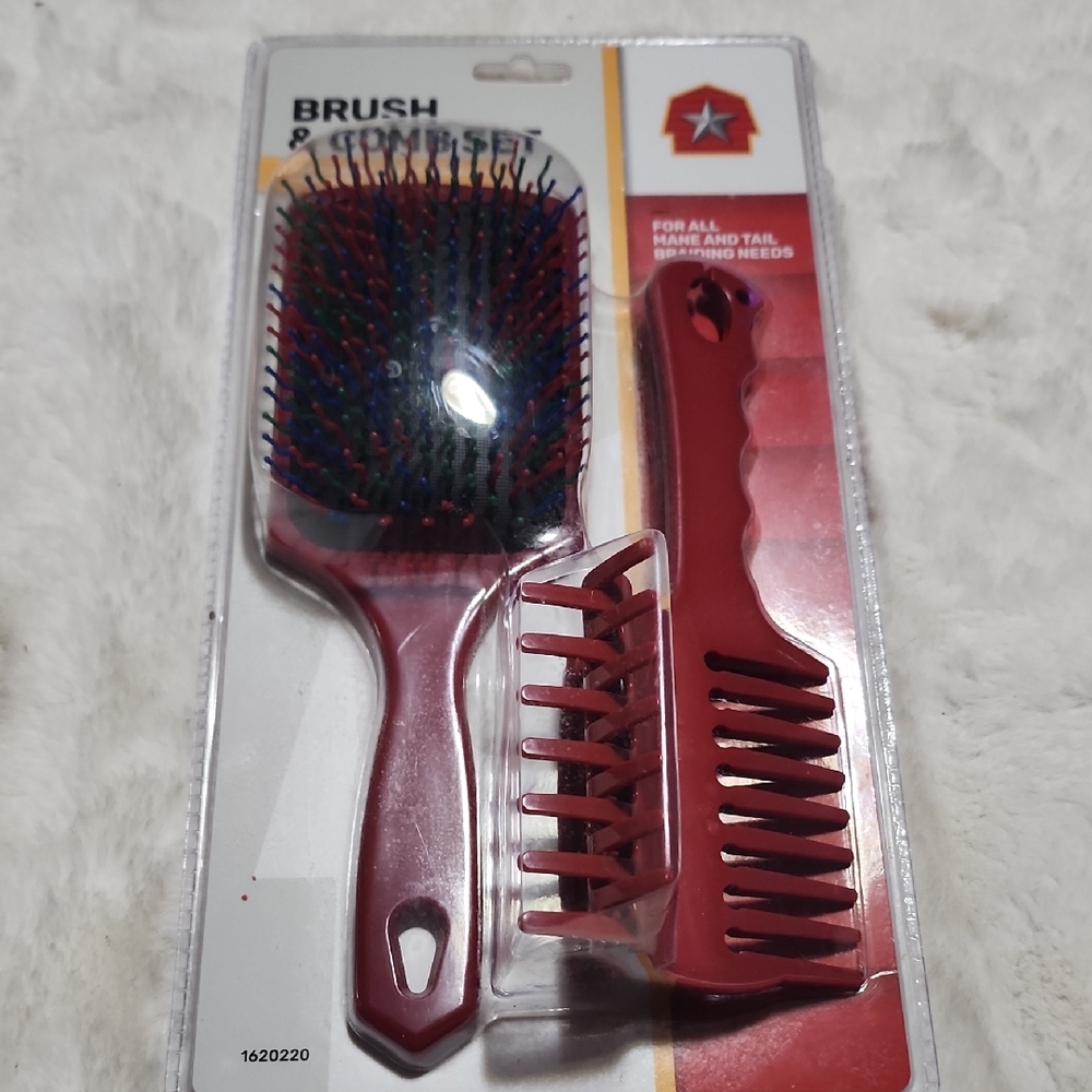 Tractor Supply Red Brush and Comb Set Mane & Tail.
